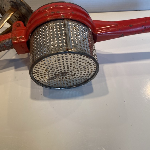 Vintage Metal Potato Ricer/Masher - Picture 4 of 6